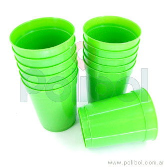 Vasos de plástico verde manzana.